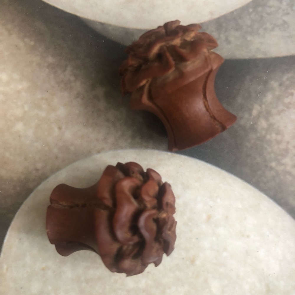 - 🌹Hand Carved Wood Flower Plugs 7/16 (11mm)